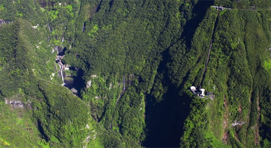 Vue aérienne du site hydraulique de Takamaka