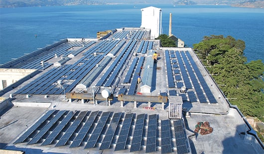 Le projet énergétique d'Alcatraz intègre un système de stockage de l'électricité produite par les panneaux photovoltaïques. (Courtesy of the National Park Service﻿)
