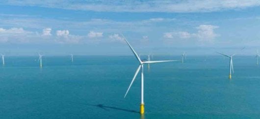 Éolienne en mer de Centre Manche 2