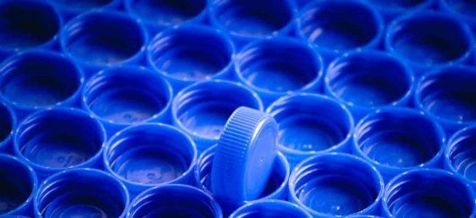 Bouchons de bouteille en plastique