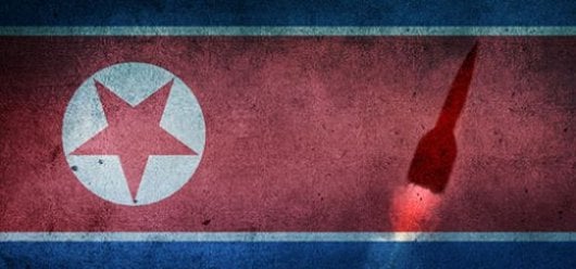 Drapeau de la Corée du Nord avec missile