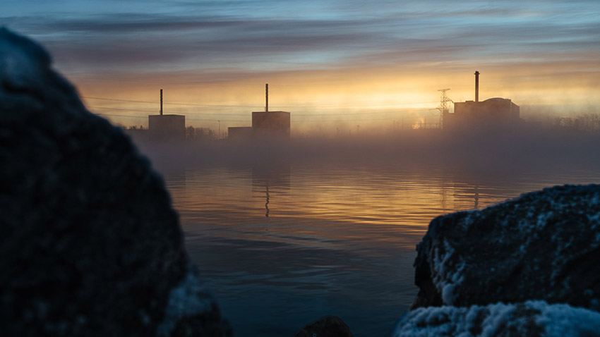Centrale nucléaire d'Olkiluoto dans la brume
