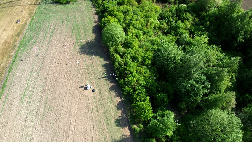 Les mini-drones permettent d’observer les pylônes hauts de 50 m