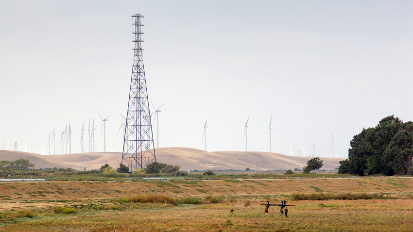 Makani Power estime que ses éoliennes aéroportées pourraient fournir à l’avenir une électricité 50% moins chère que celle produite par les modèles traditionnels. (visuel : ©Makani Power)