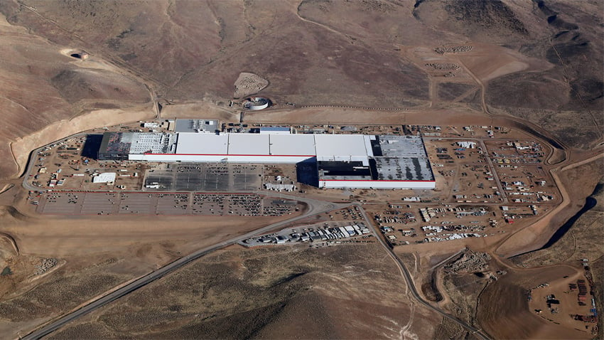 Usine de Tesla au milieu du Nevada