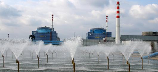 Les deux réacteurs  de la centrale de Khmelnitski en Ukraine